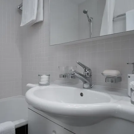 Junior Modern-20 By Interhome אסקונה